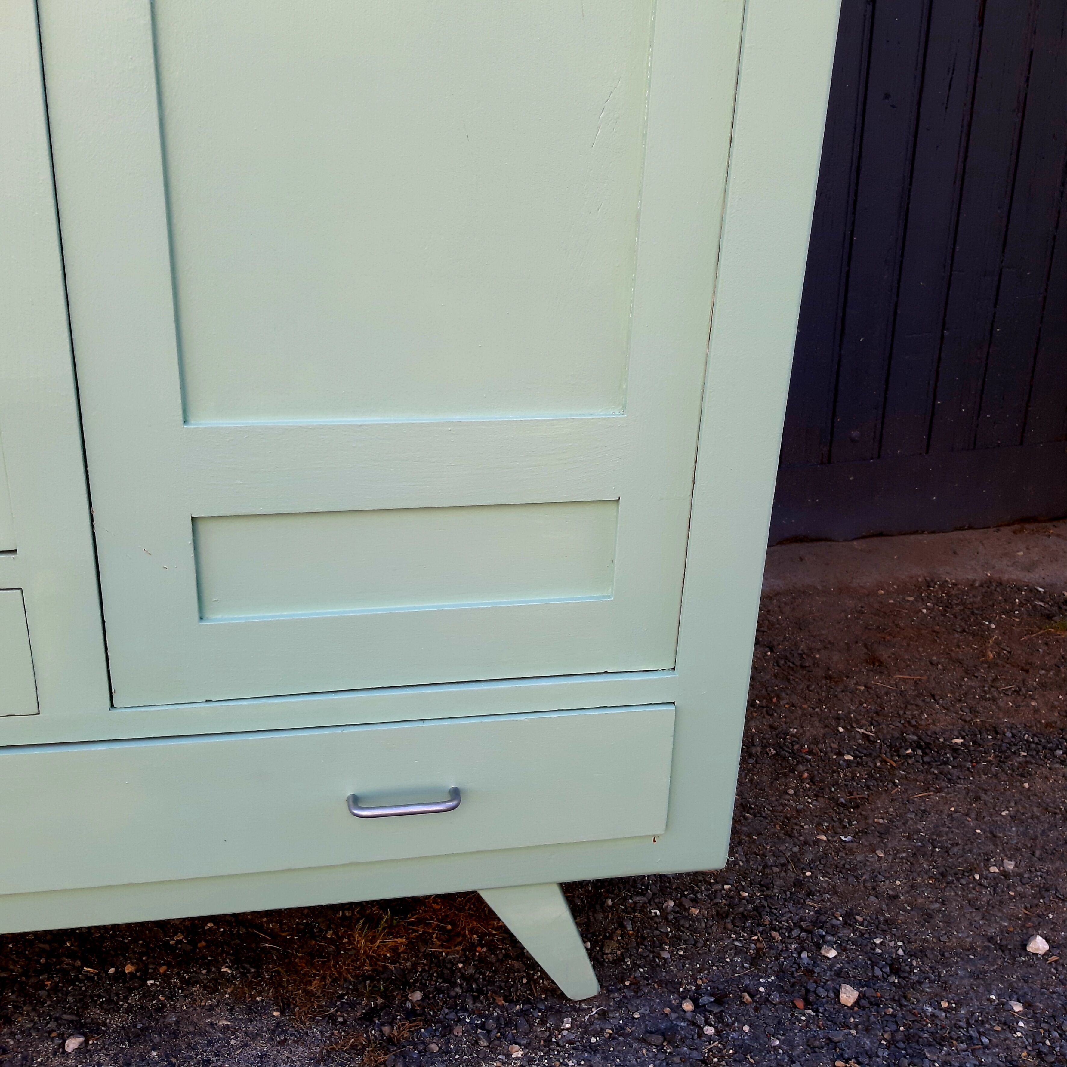 Wardrobe & wardrobe compass feet