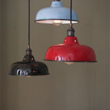 Day blind enamelled red industrial lamp