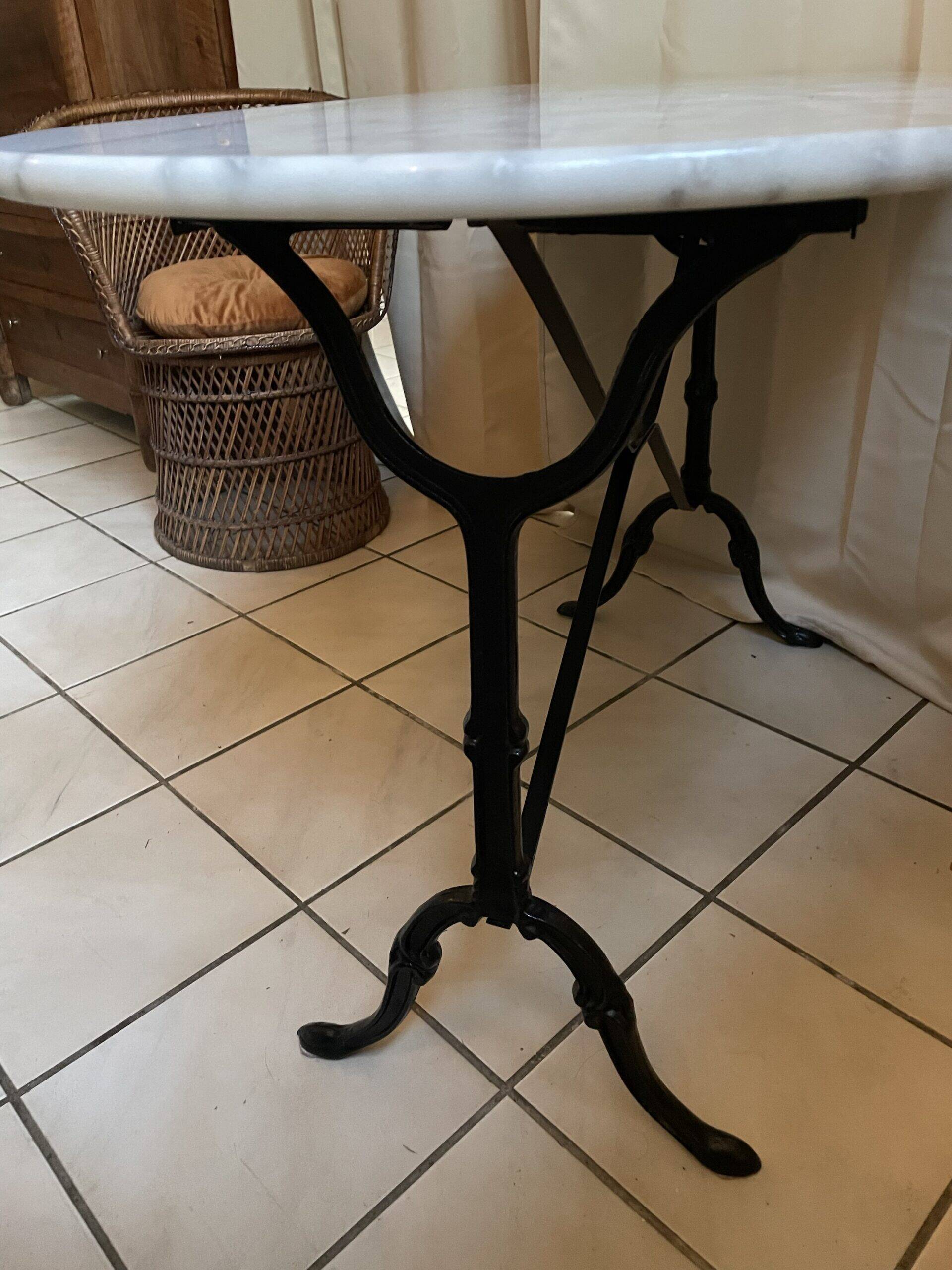 Bistro table in marble