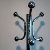 Metal parrot coat rack