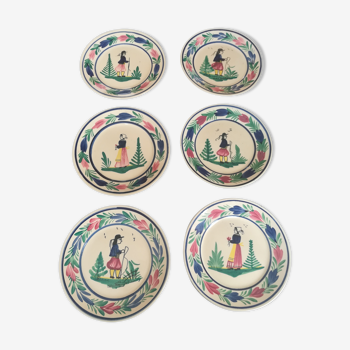 Quimper's tradition scalloped flat plates