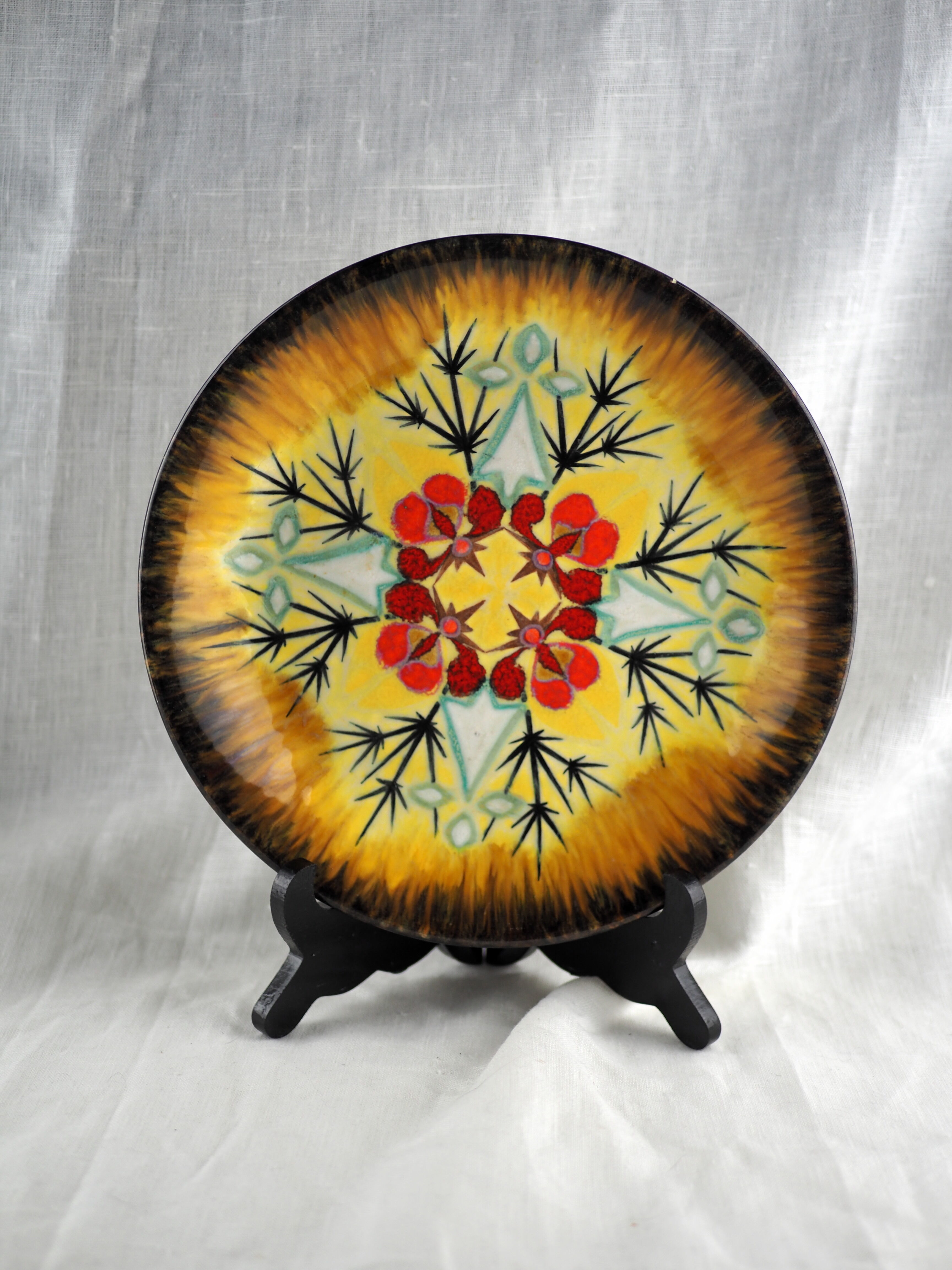 Decorative plate with ermine and stylized gorse patterns - Louis Nédellec - 60s / 70s
