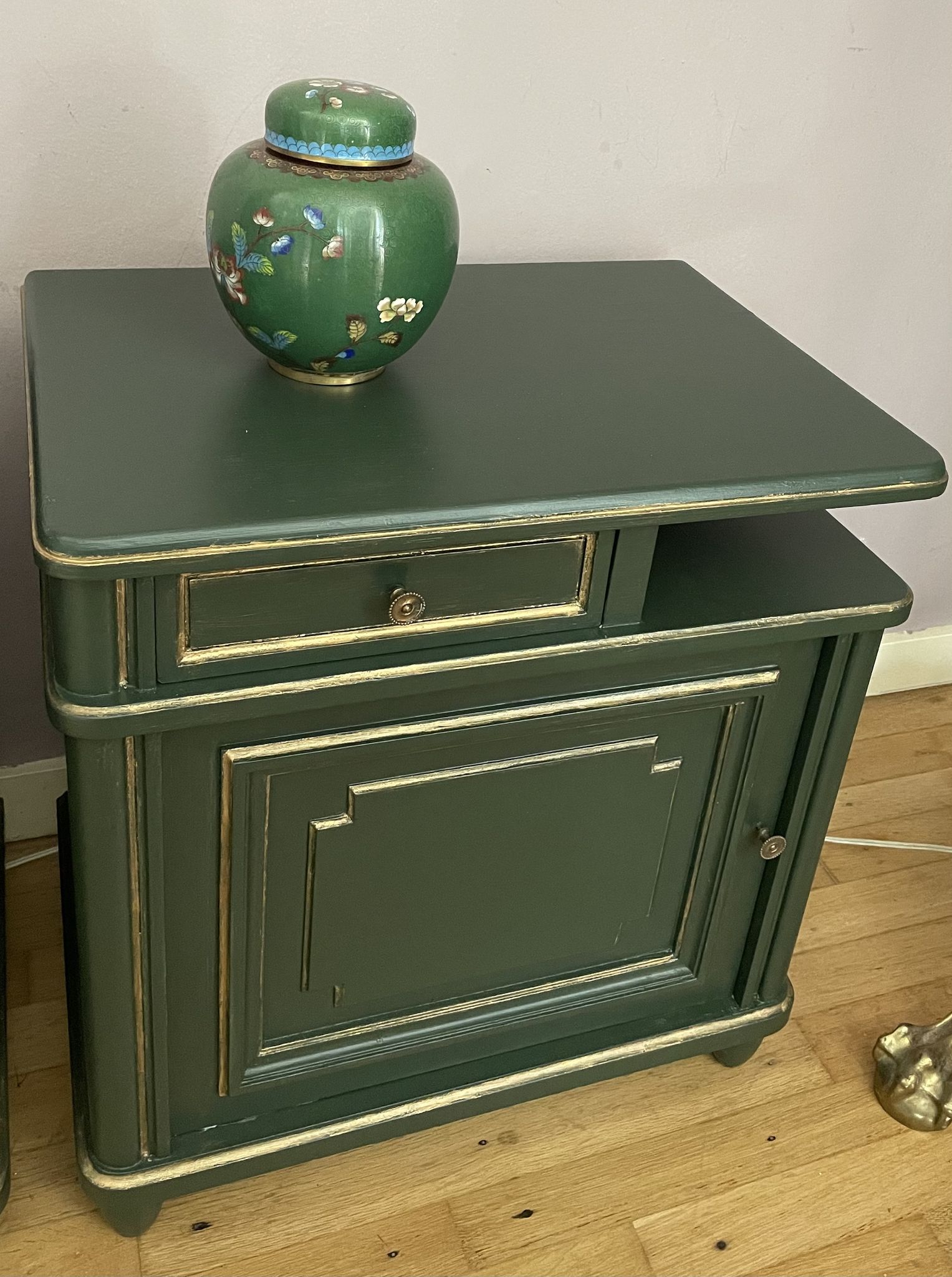 Paire de chevets art-déco en bois peint