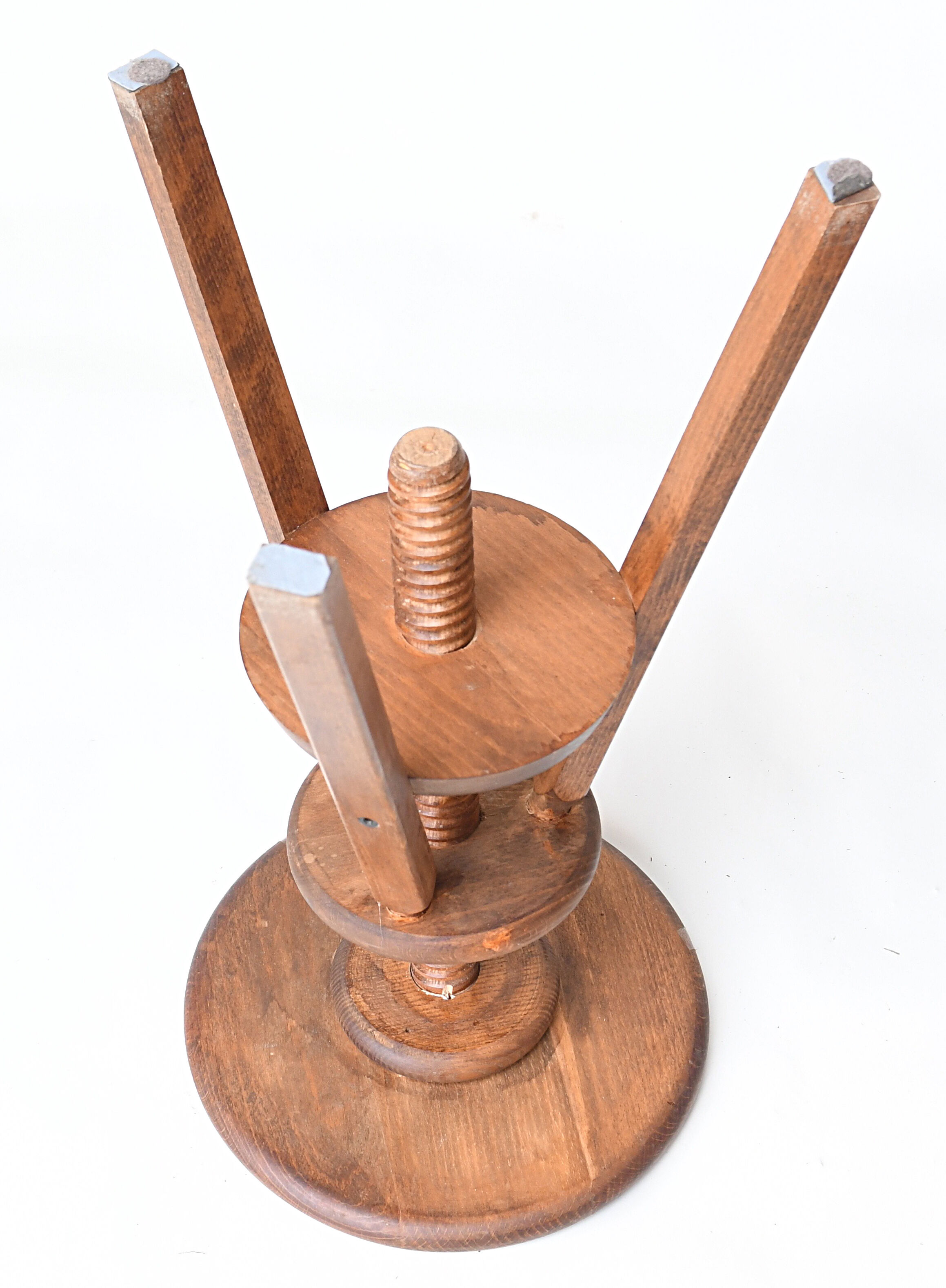 Screw architect's stool