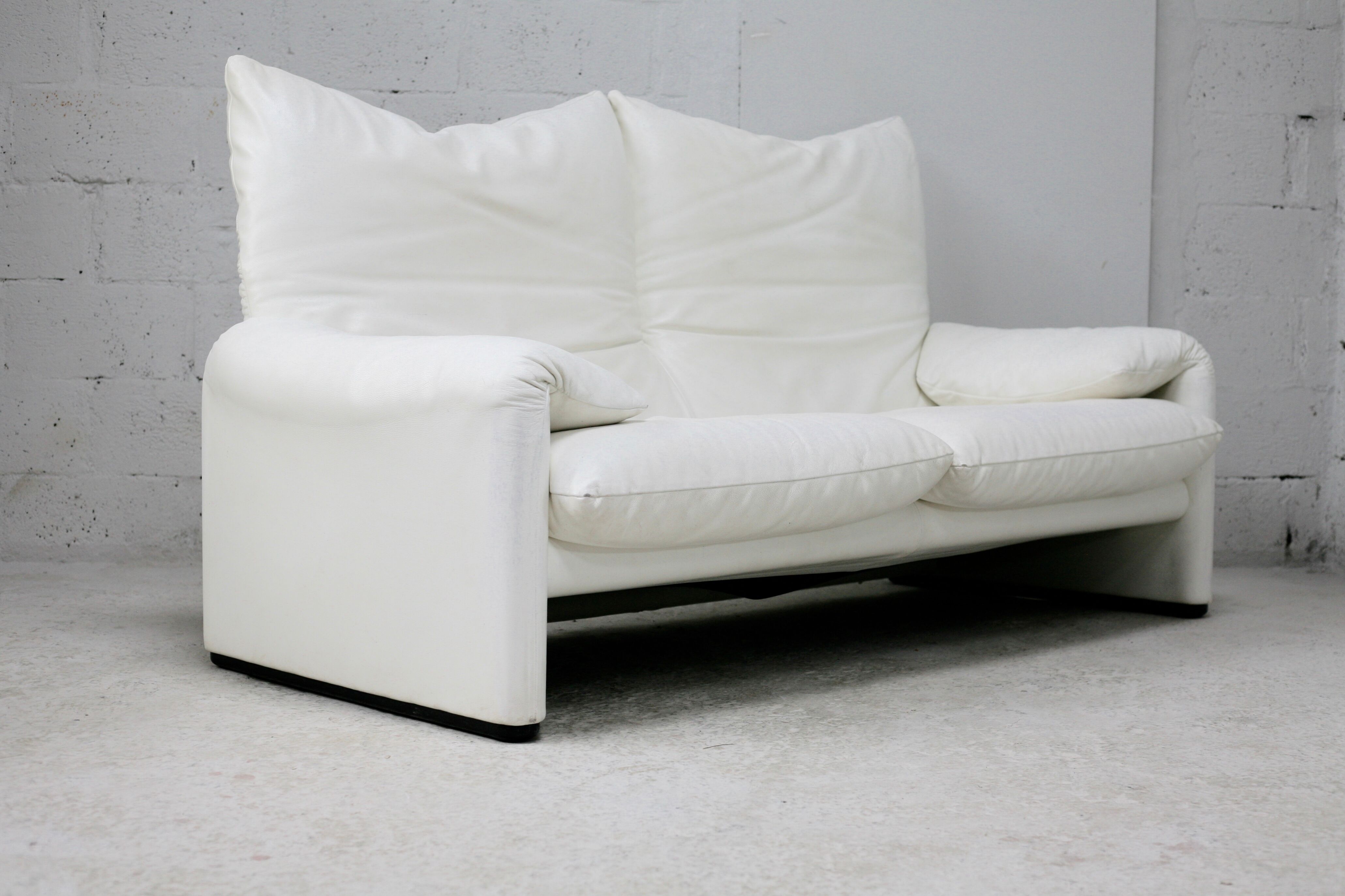 Canapé Maralunga de Vico Magistretti, Cassina, cuir blanc, Italie, circa 1970