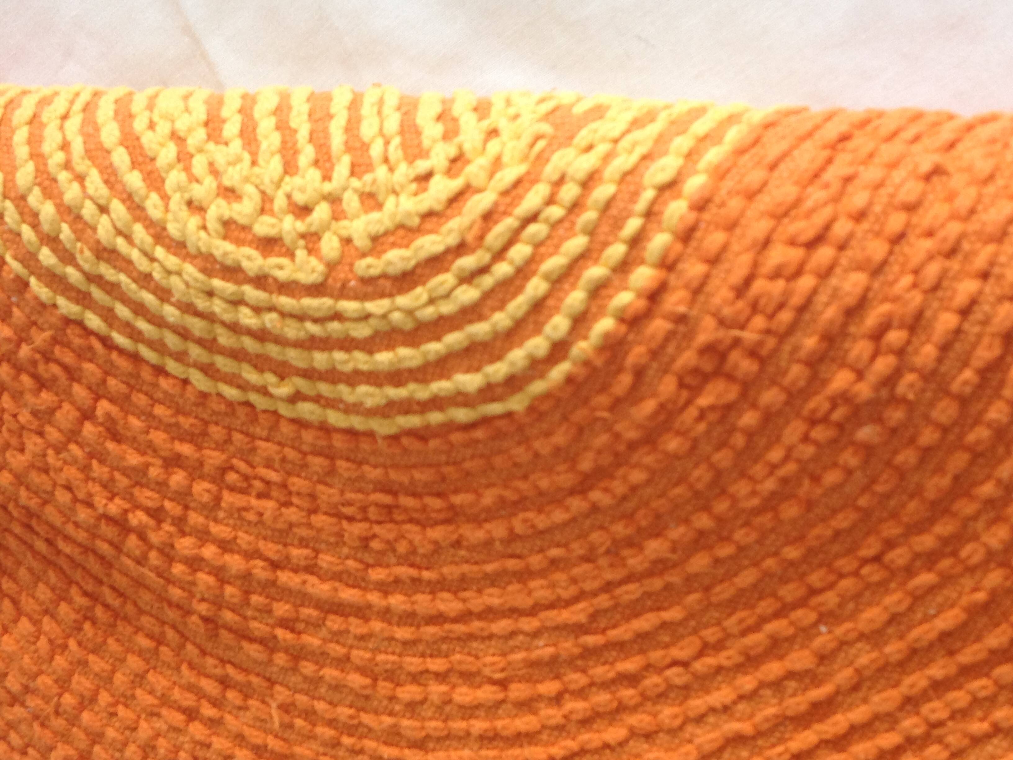 Small vintage 70s flower-shaped rug