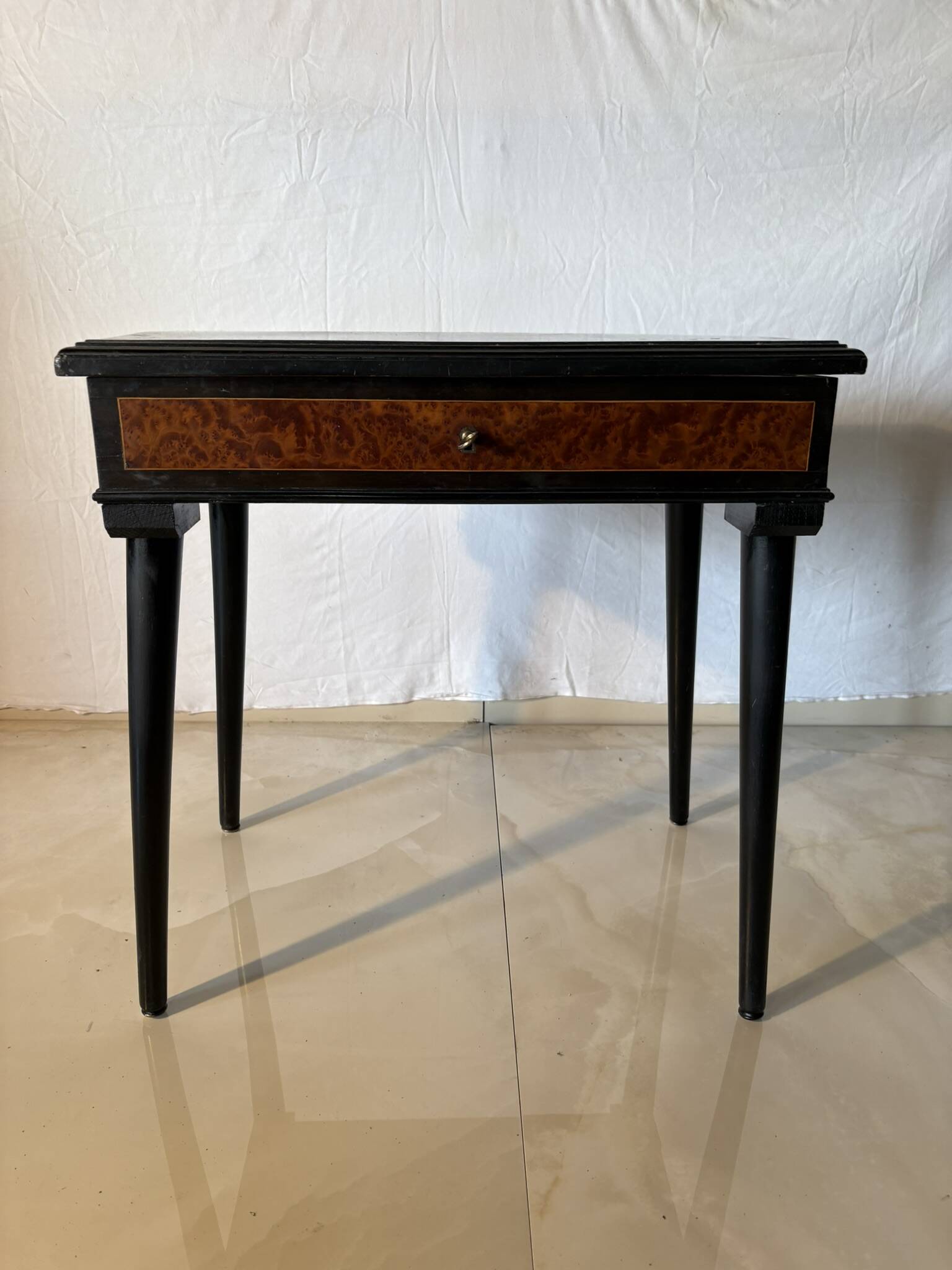 Antique Napoleon III style dressing table – Blackened wood and walnut burl