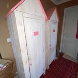 Beach cabin wardrobes