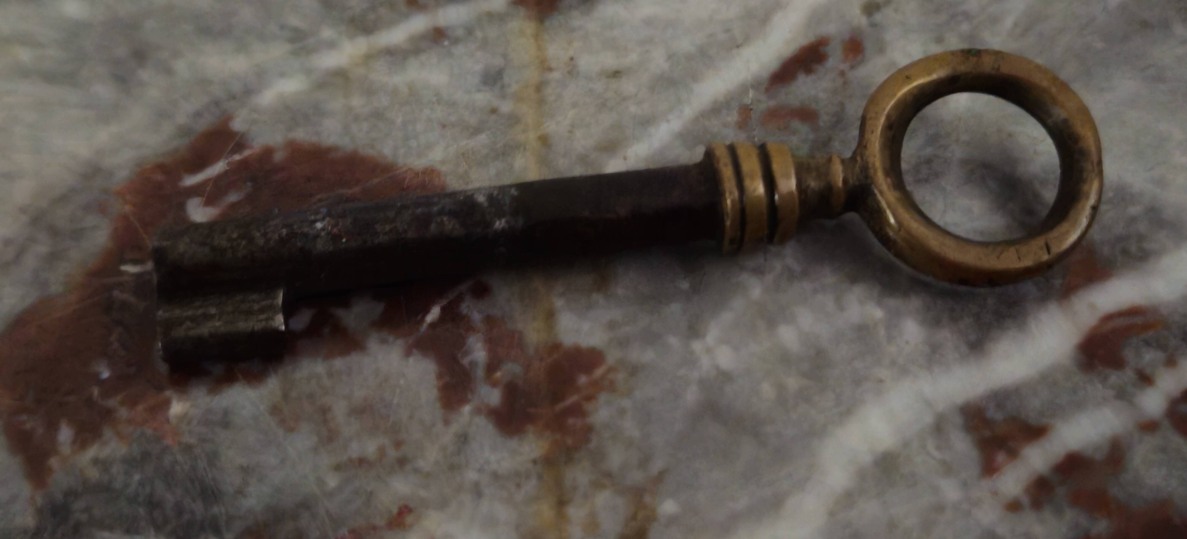 Meuble bas ancien de type buffet / dressoir / desserte style Louis XVI