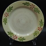 3 plates with mistletoe pattern