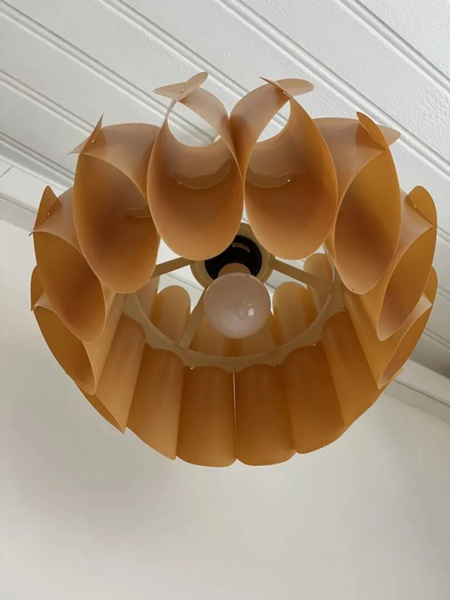 Suspension 'Papillon' – Lars Schiøler pour Hoyrup, Danemark