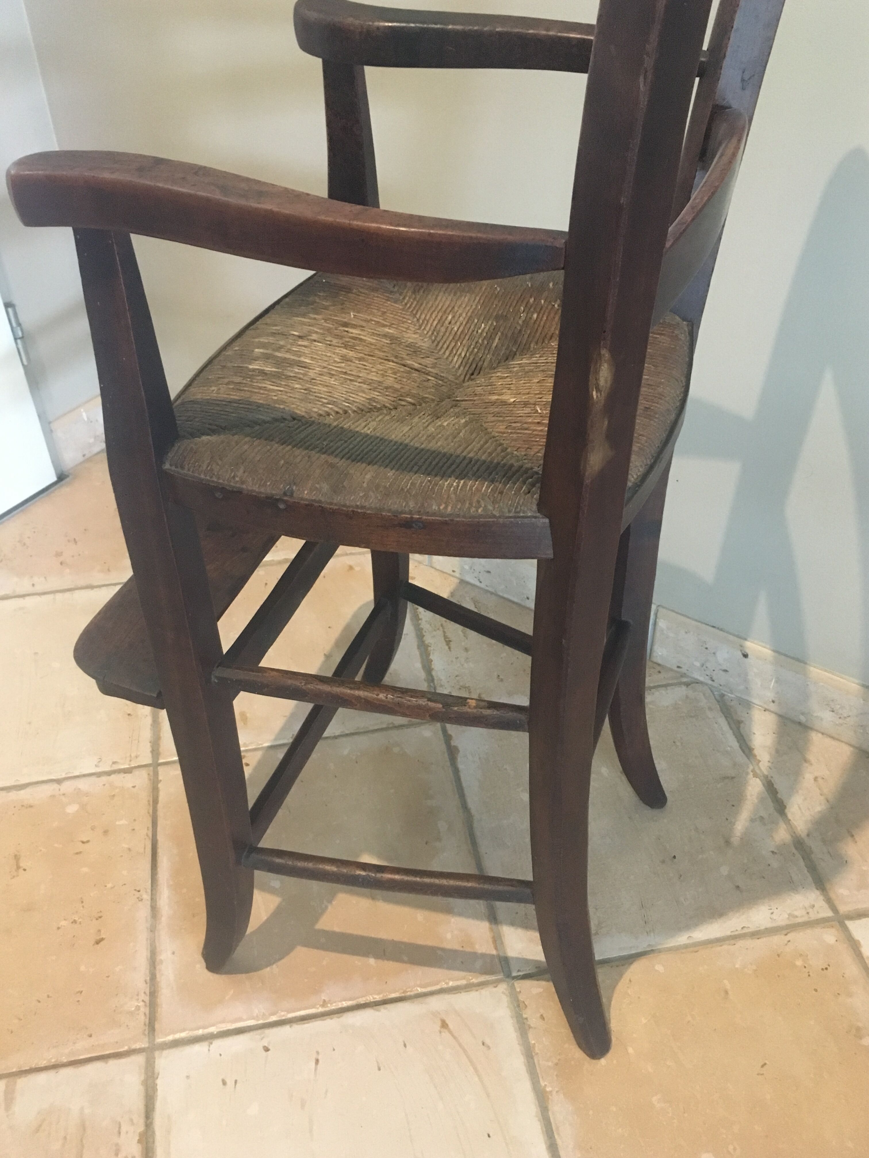 Chaise haute enfant ancienne
