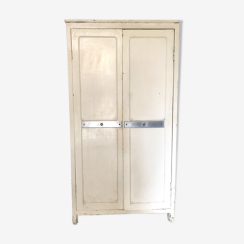 Armoire parisienne vintage