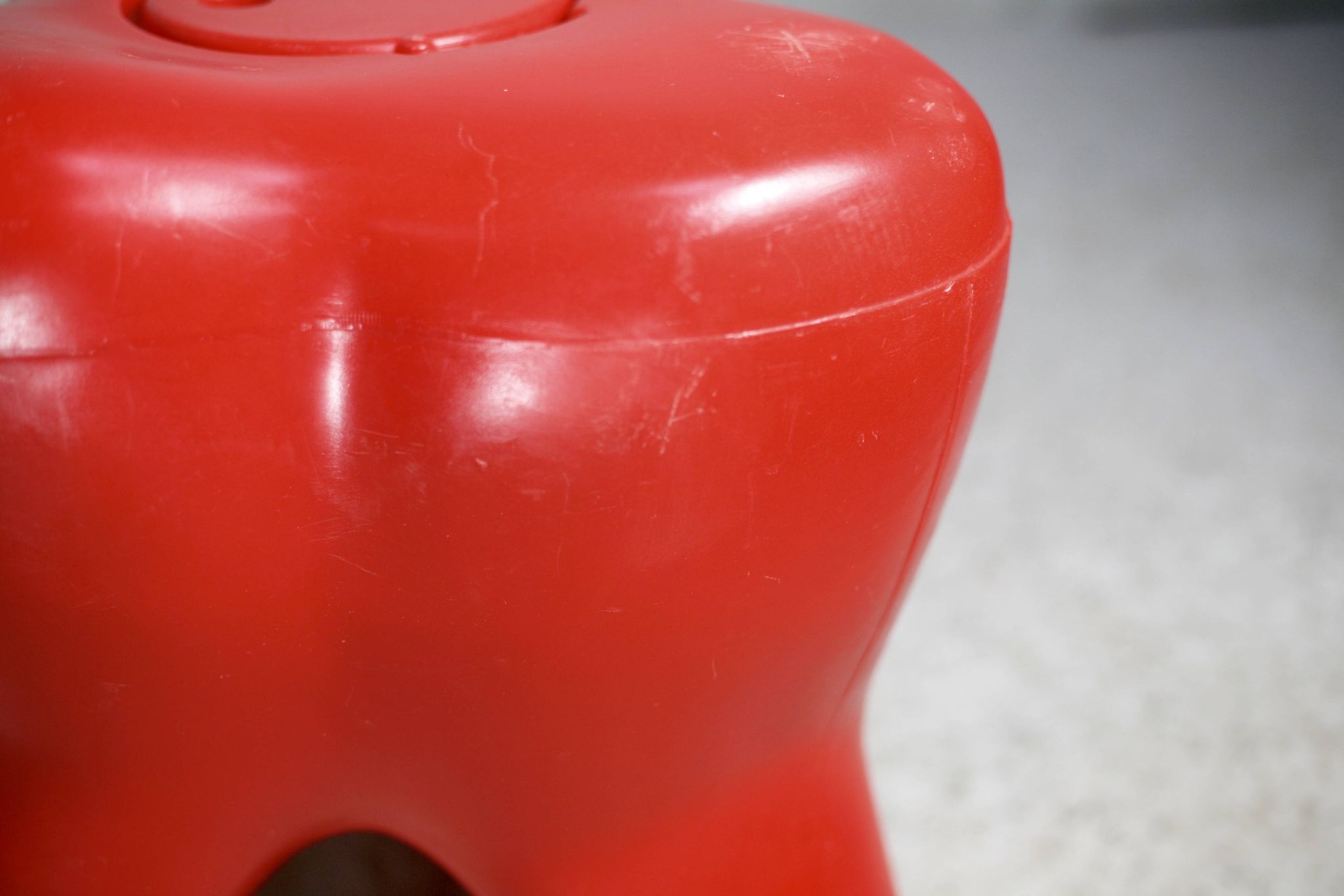 Tabouret "dent". Vintage. Plastique.
