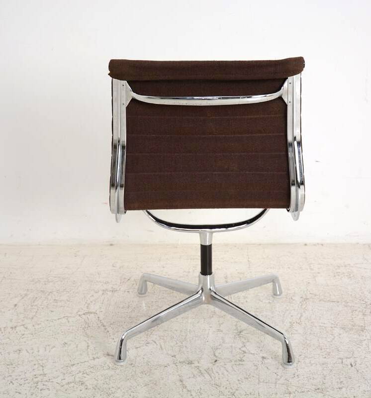 Office chair Model EA 105- Alu Group – 1958 by Charles and Ray Eames Edition Herman Miller