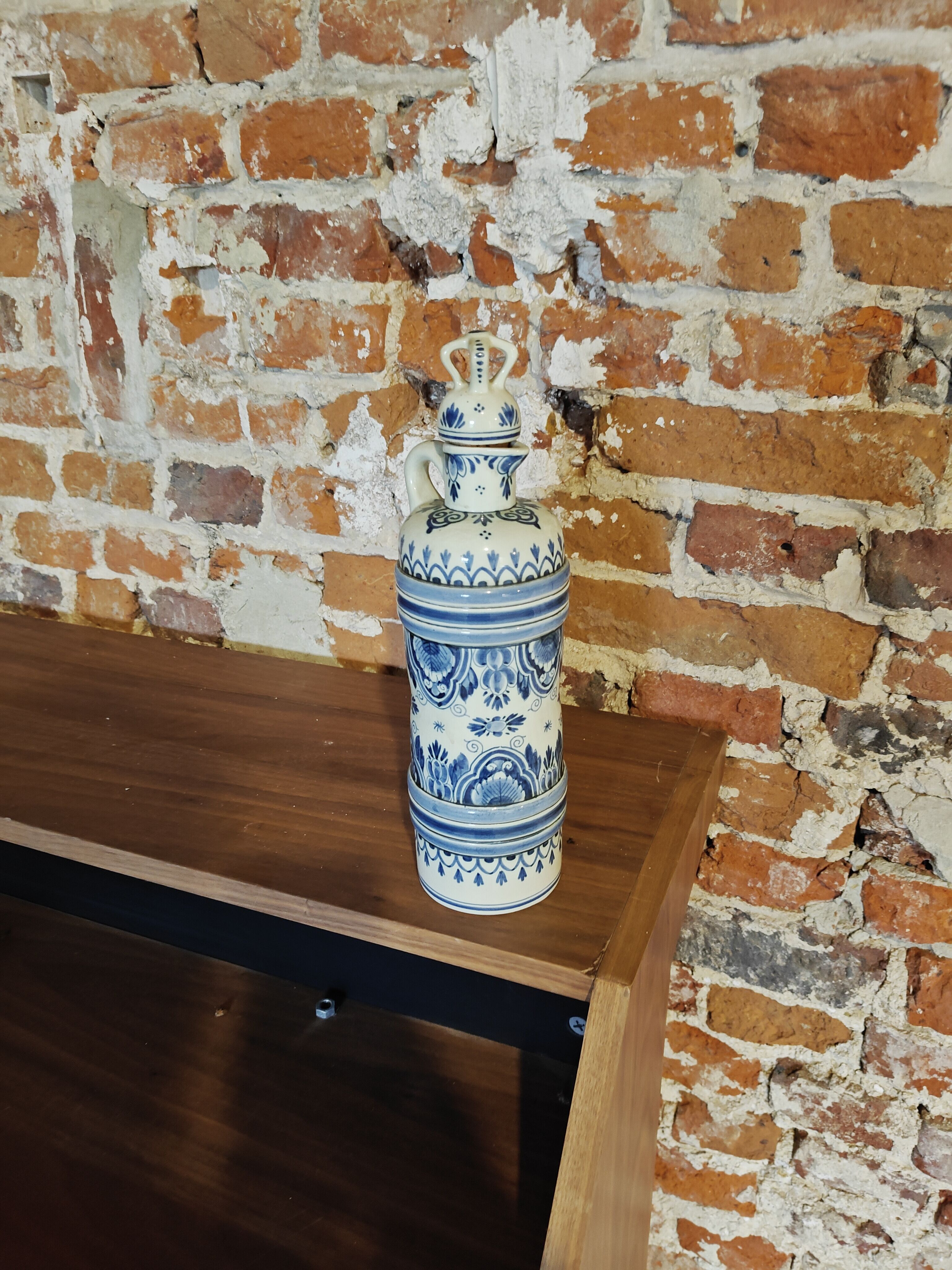 Delft Blue ceramic bottle – Made in Holland – with cork