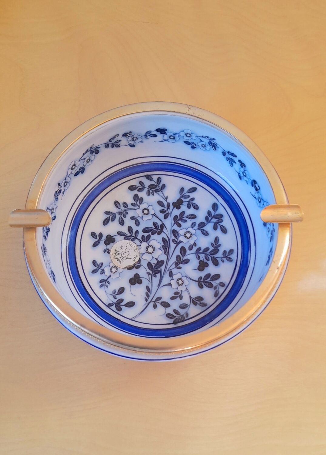 Porcelain and brass empty pocket