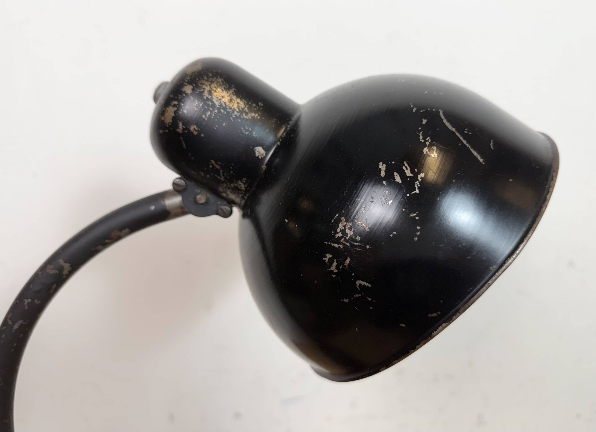 Lampe de table industrielle Bauhaus noire, années 1930