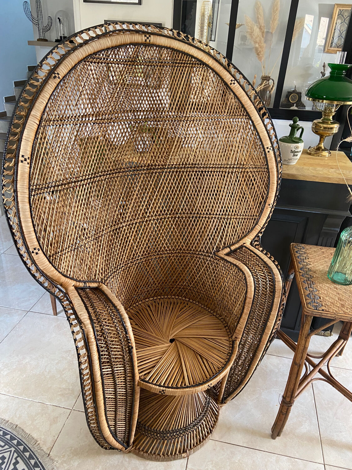 Fauteuil Emmanuelle en rotin année 1970