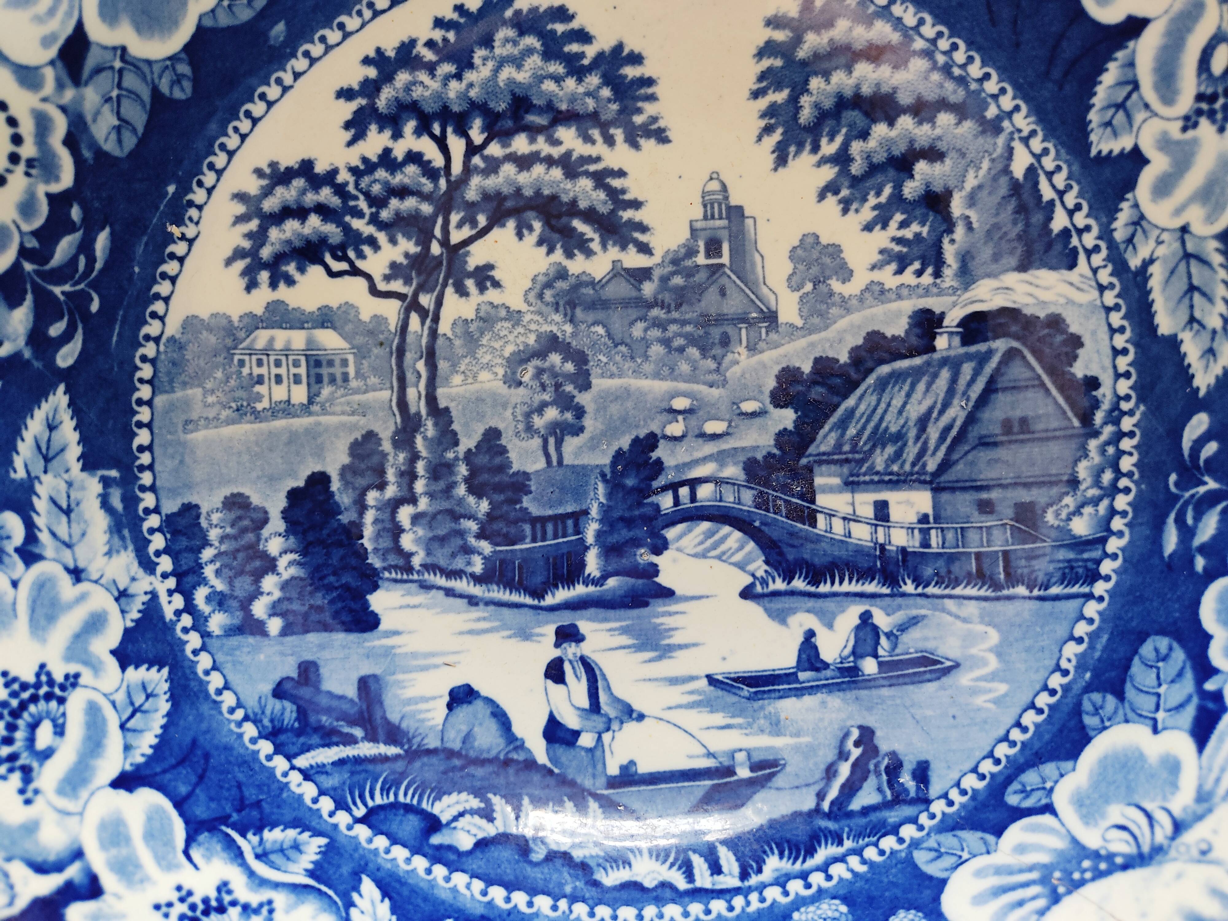 Delft earthenware dish 31 cm in diameter