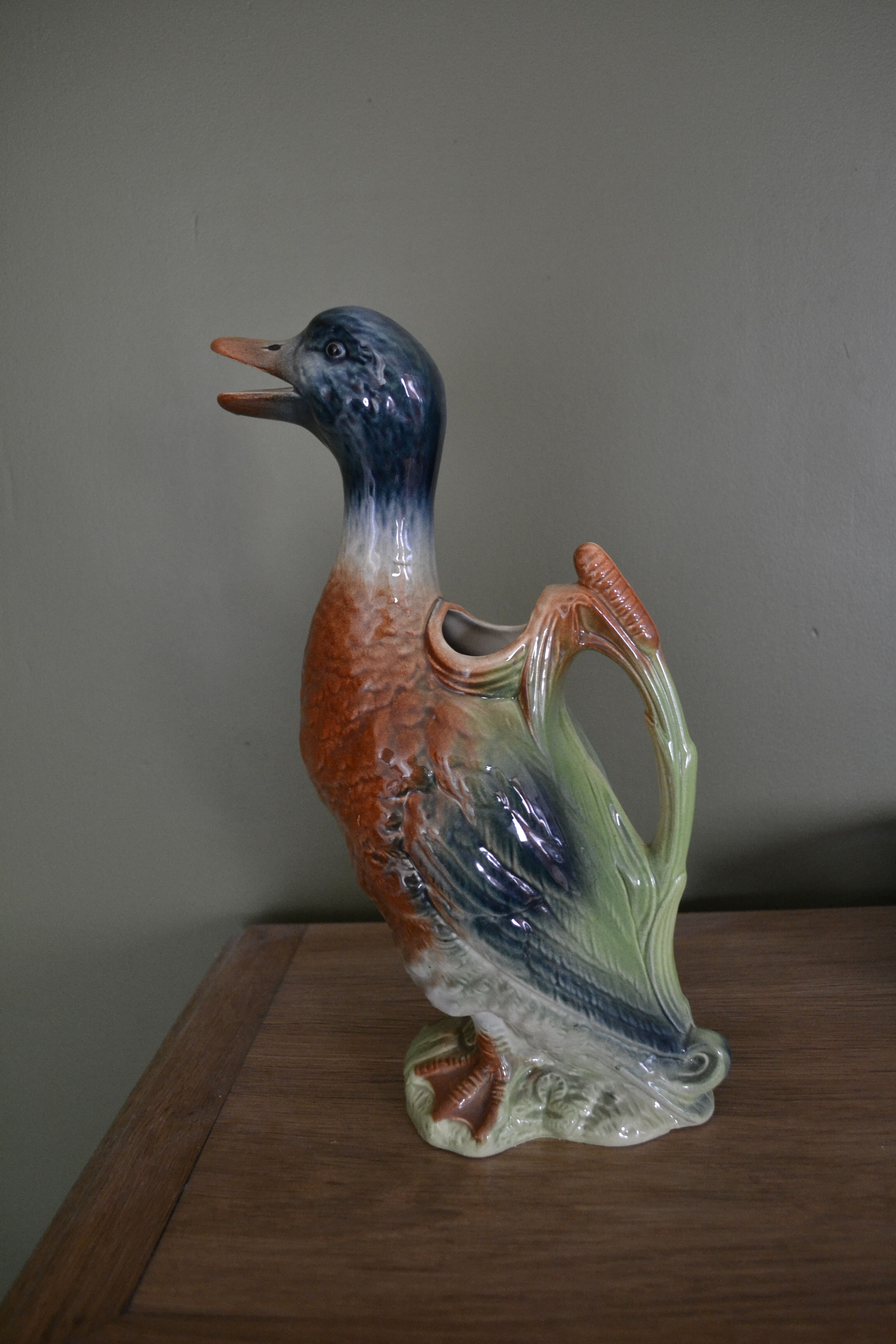Pitcher duck in slip ST clement