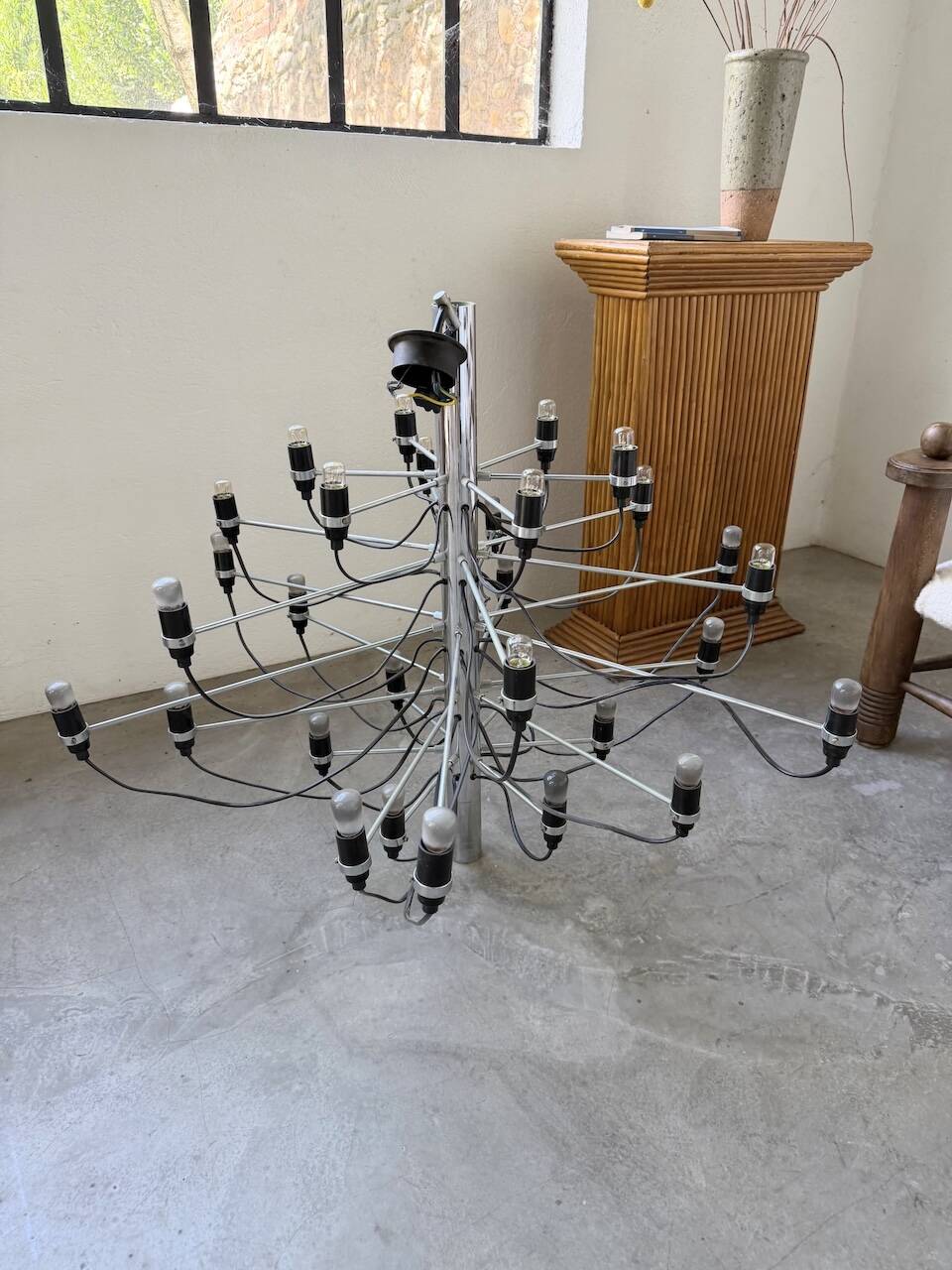 Lustre suspension Gino Sarfatti for Arteluce 30 lights model 2097 from the 1960s.