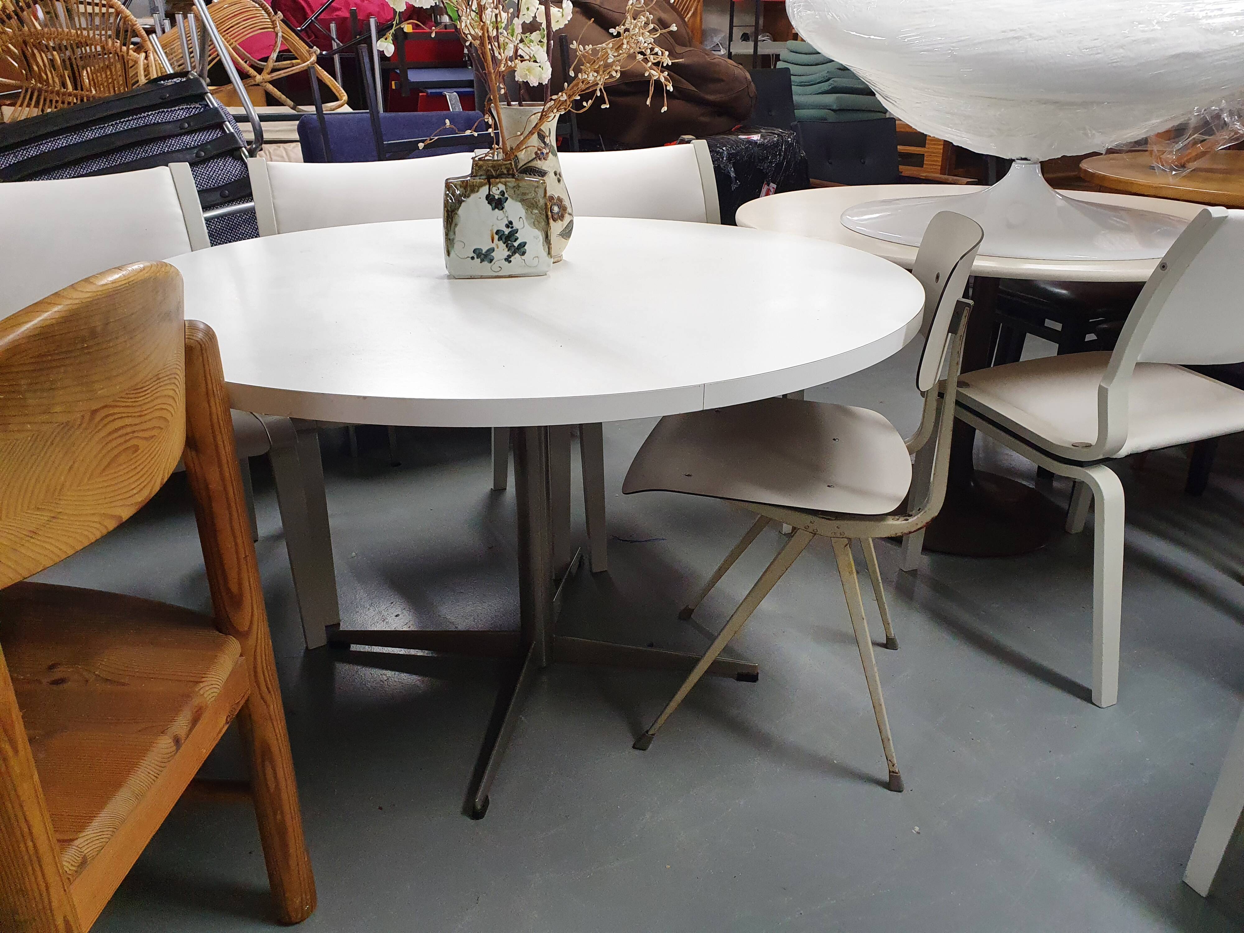 Round pastoe dining table, The Netherlands 1966