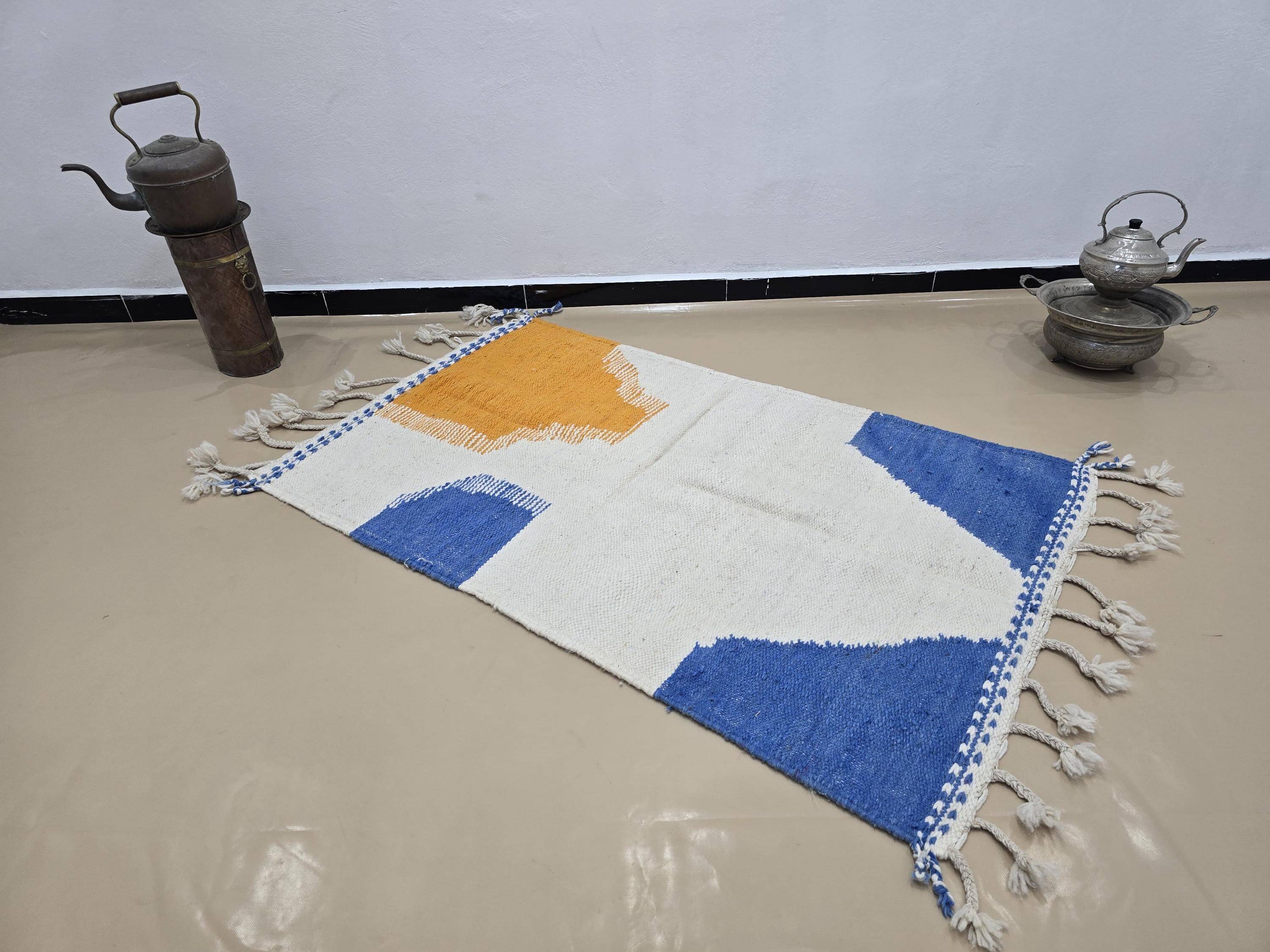 Moroccan rug 100% wool, handmade, 250x150 cm, superior quality.