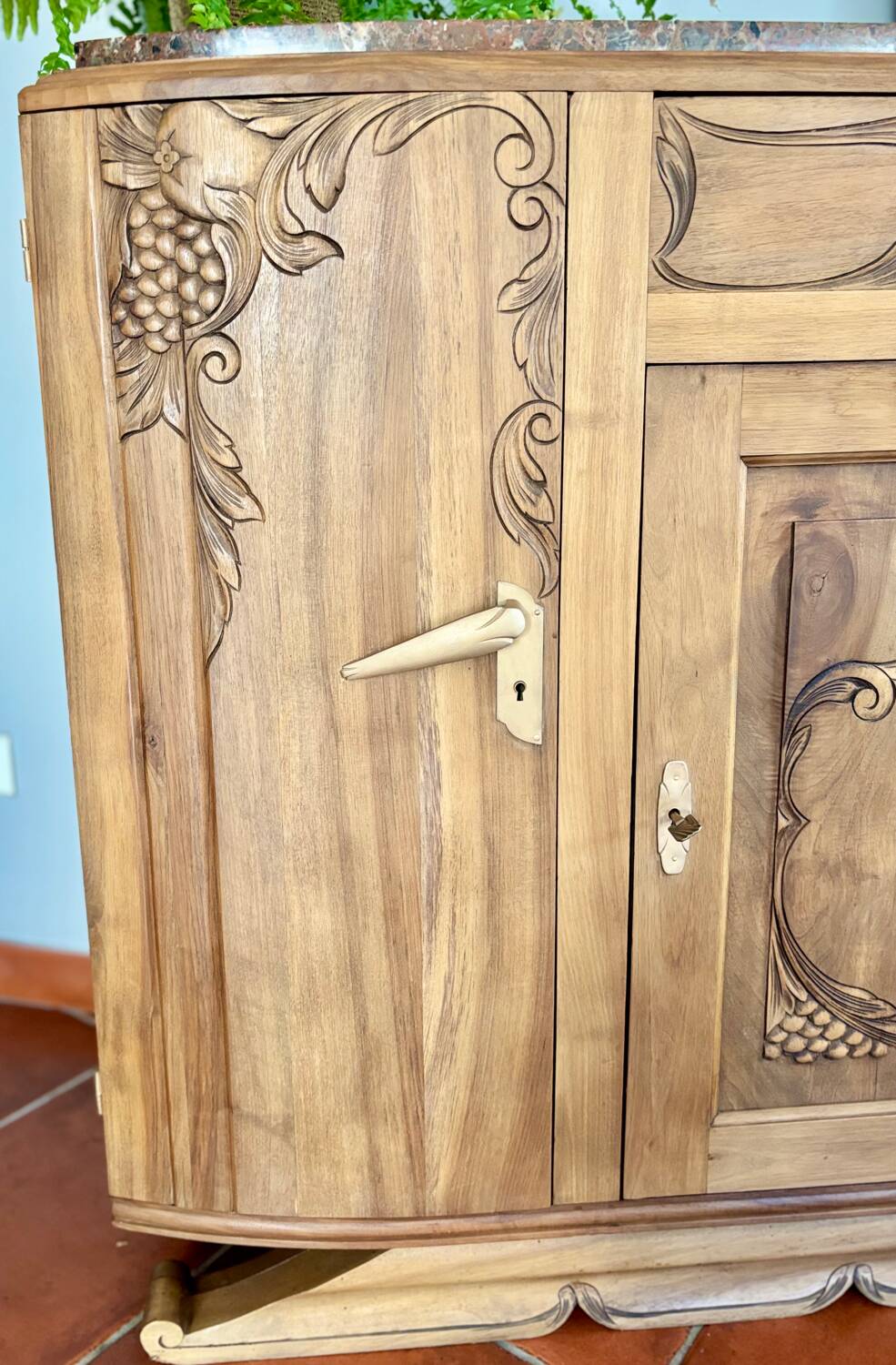 Buffet art déco en chêne massif