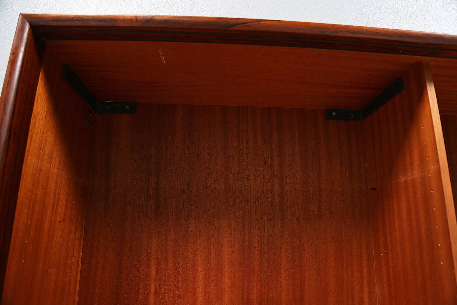 Arne Vodder pour Sibast Combinaison de deux buffets suspendus Palissandre années 60 - C