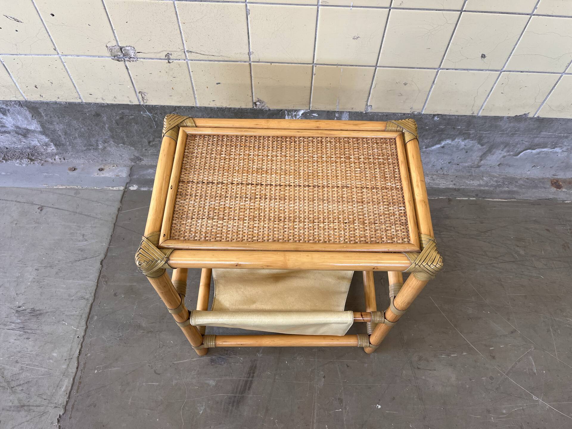 Porte-revues en bambou vintage