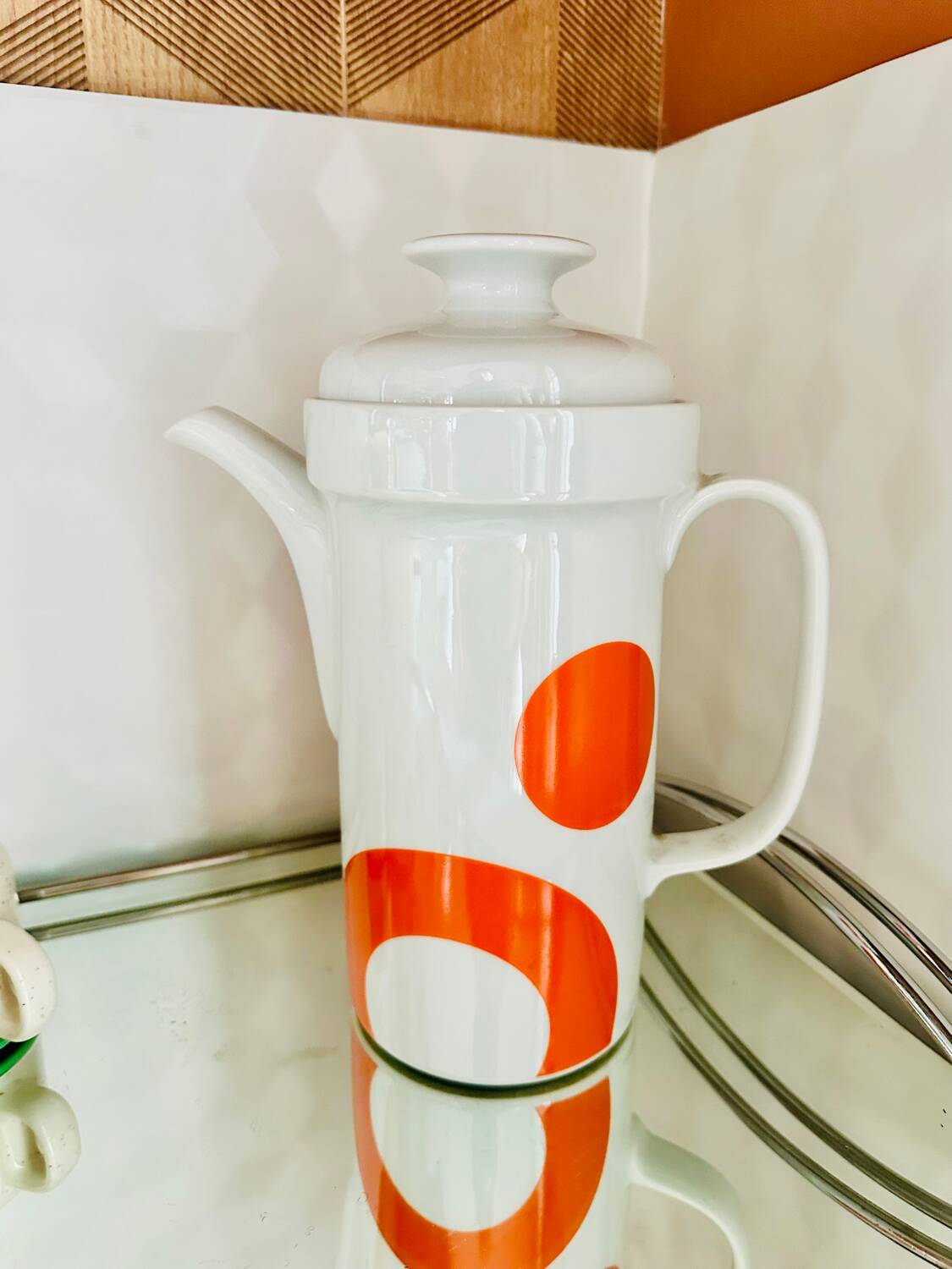 Vintage 60' pop teapot