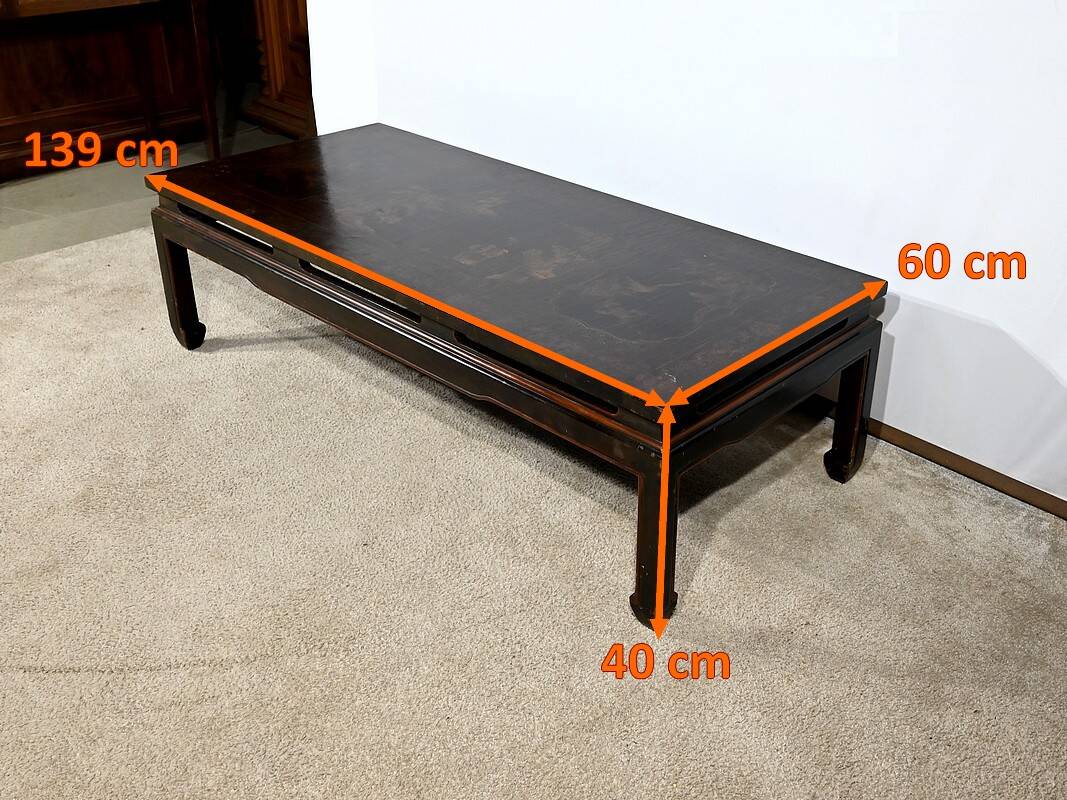 Important Asian Coffee Table, in black lacquered wood – Mid 20th century