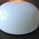 Plafonnier demi lune en opaline blanche vintage années 60/70