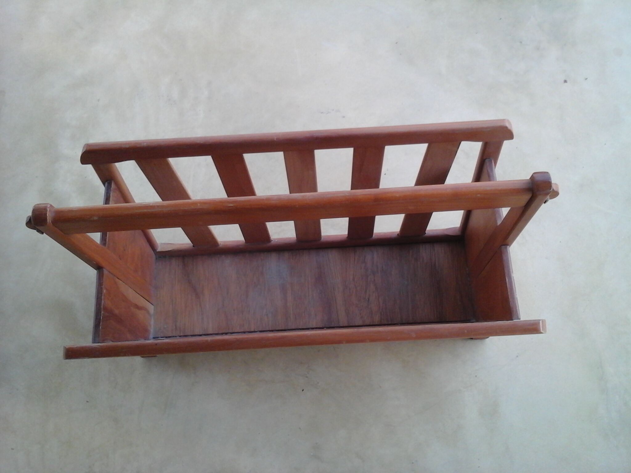 Porte revue en bois