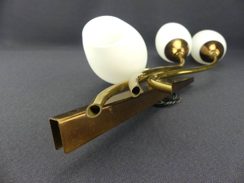 Vintage brass wall light with 3 glass tulips.