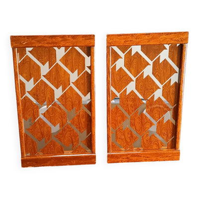 Deux plateaux en bois et verre