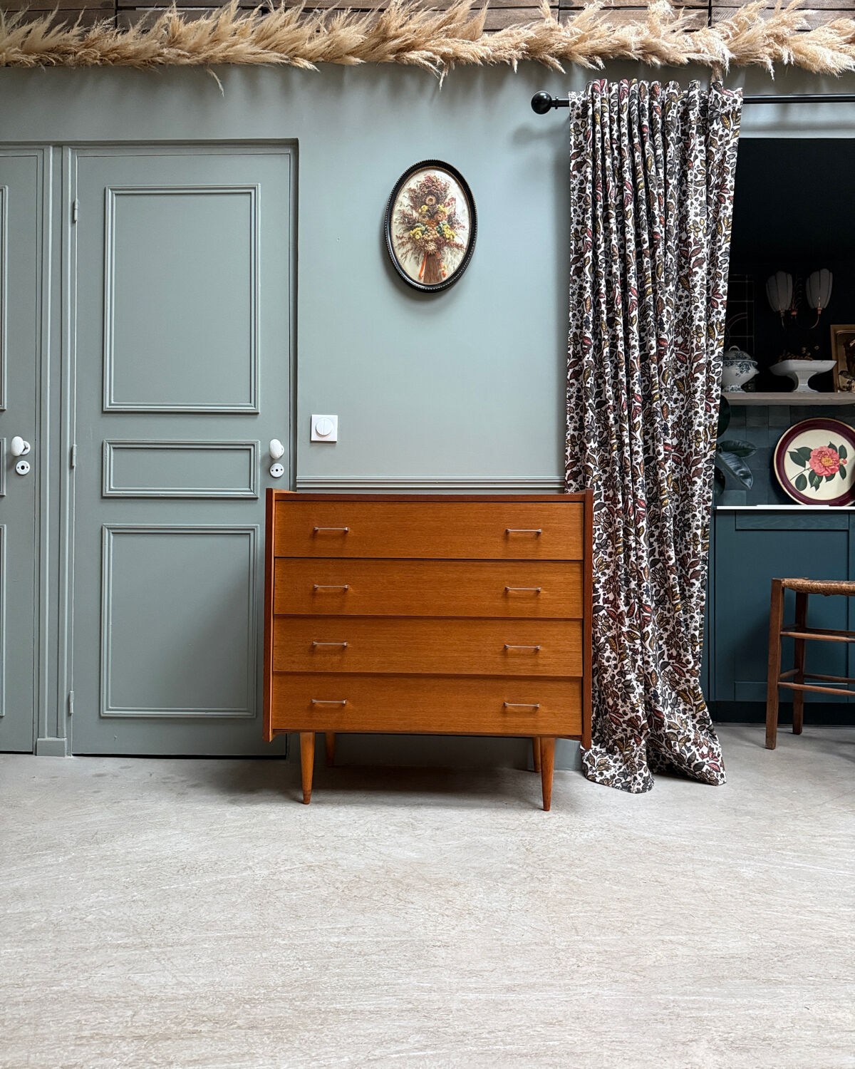 Vintage oak chest of drawers