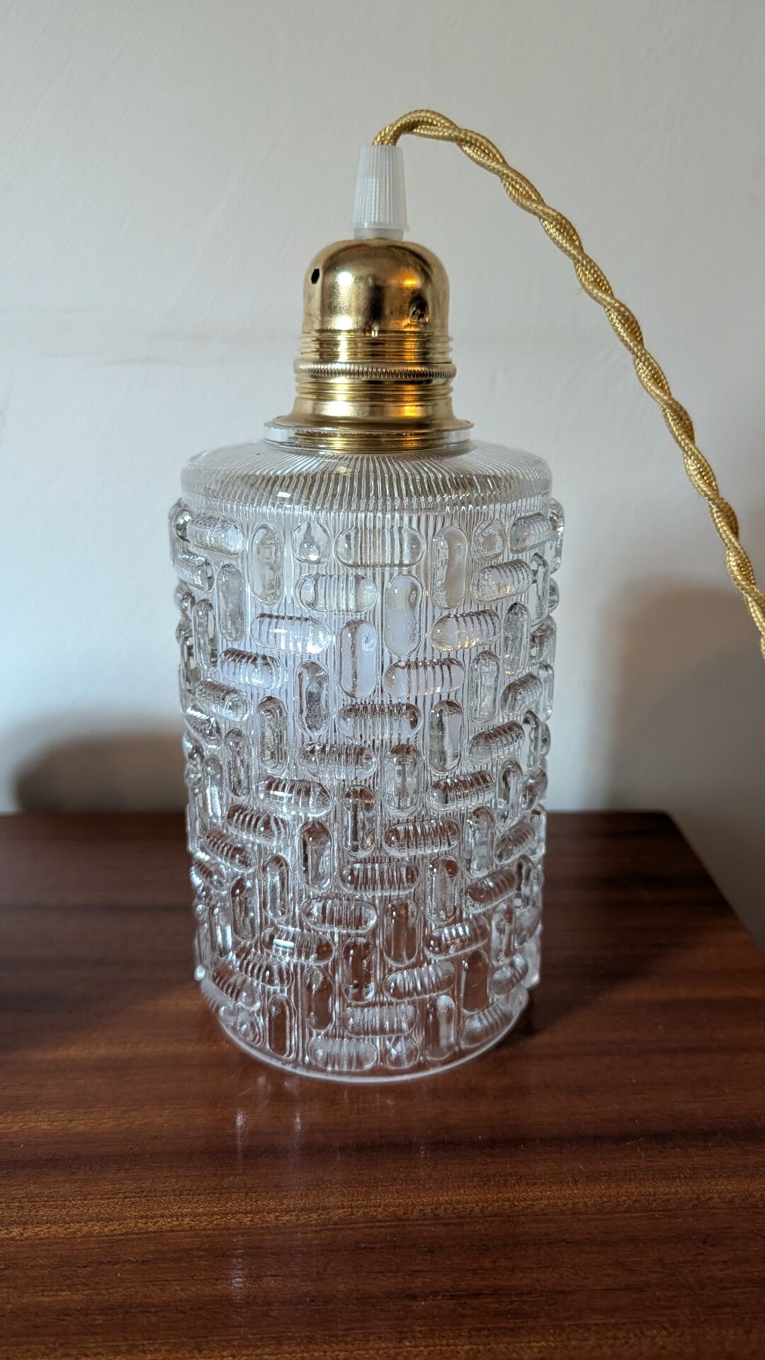Suspension cylindrique moderniste en verre moulé