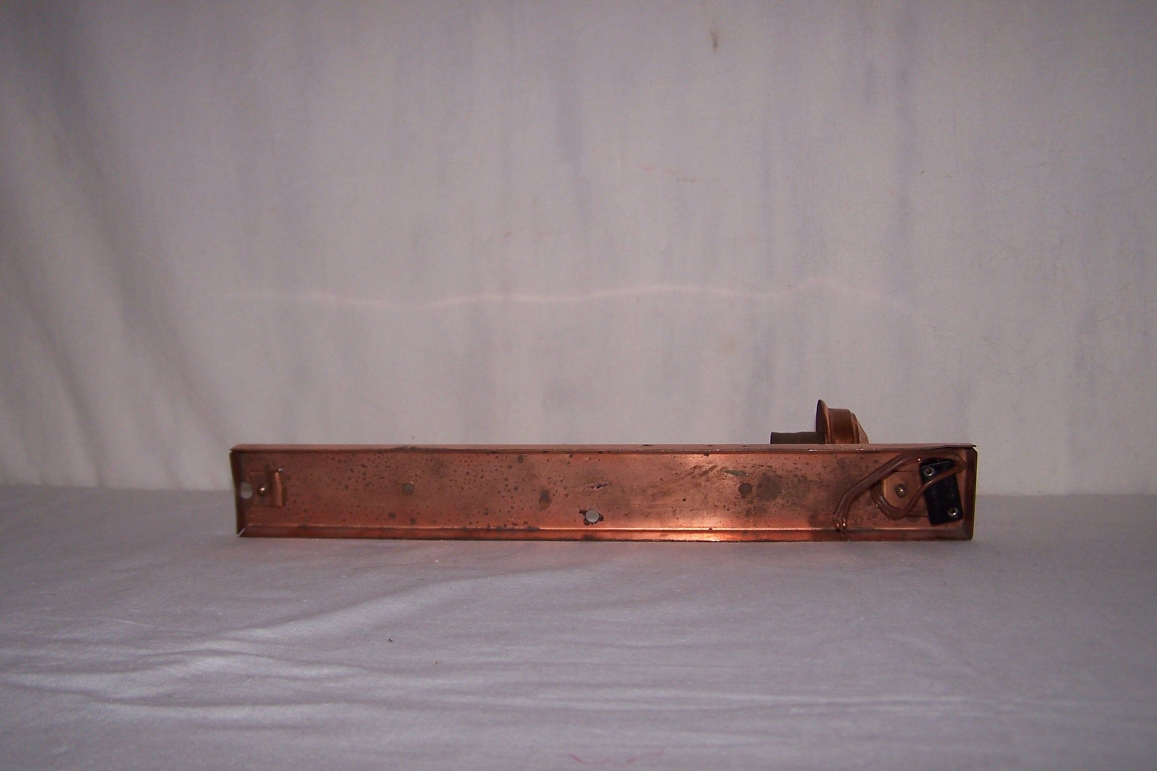 Art deco wall sconce