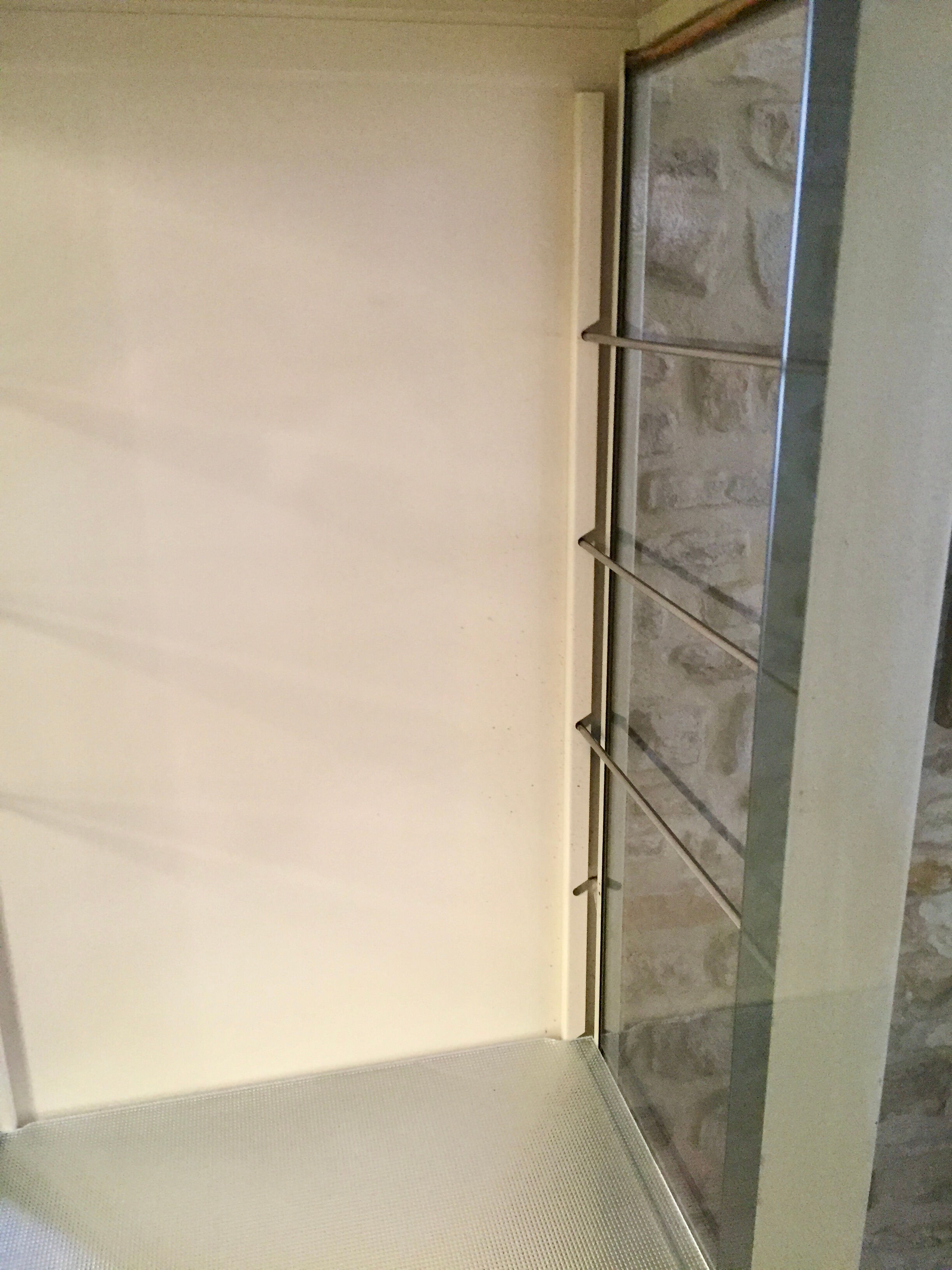 Armoire metallique vintage