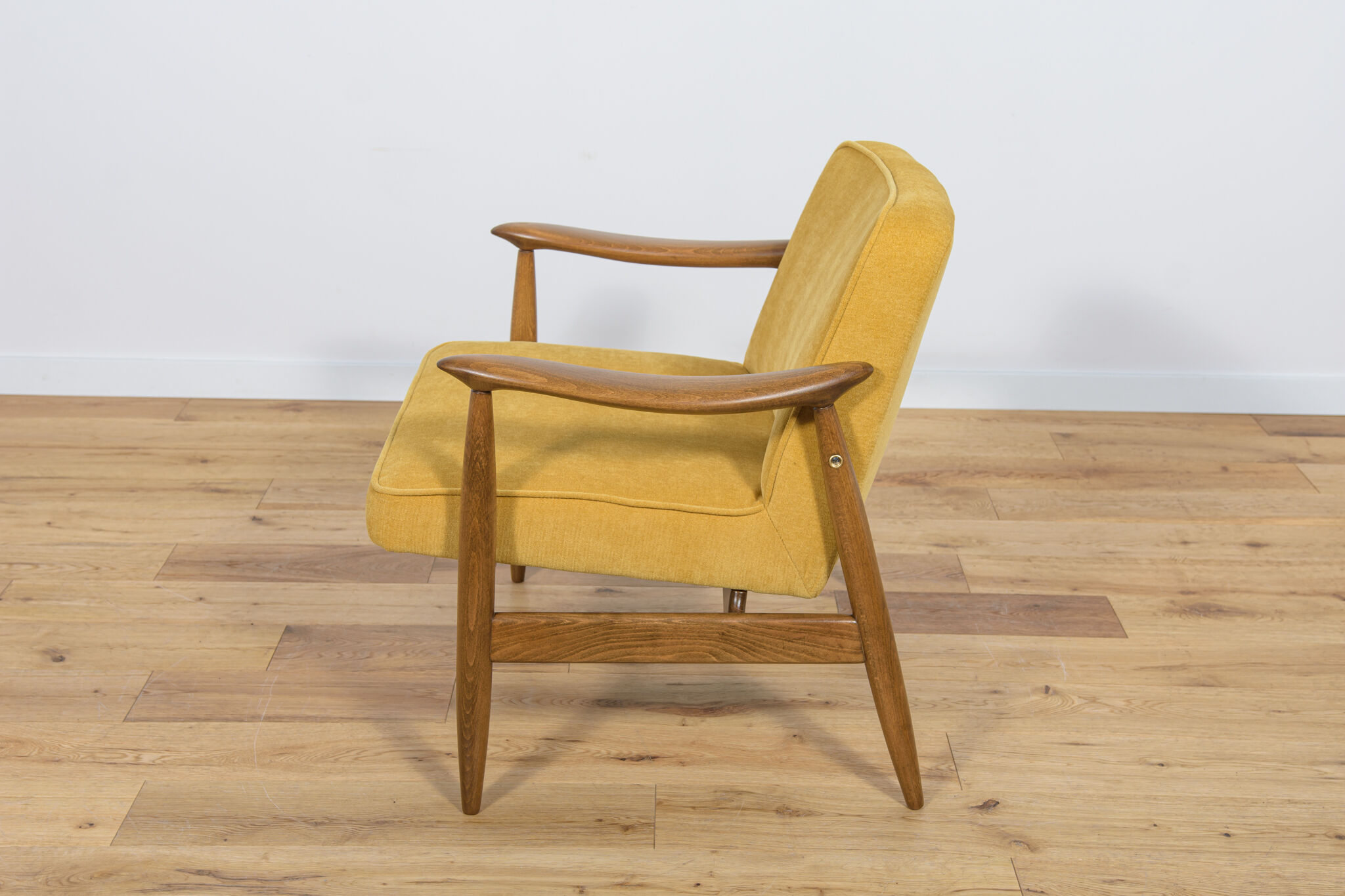 GFM-87 armchairs by Juliusz Kedziorek for Gościcińskie Furniture, 1960s, Set of 2