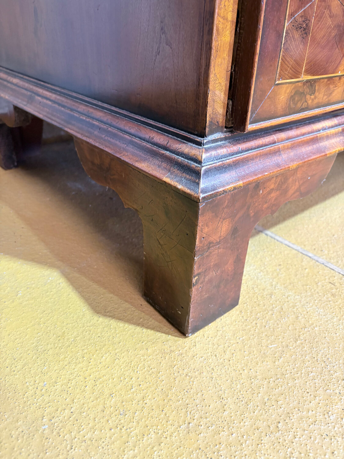 19th century Georgian style commode in end-grain wood marquetry.