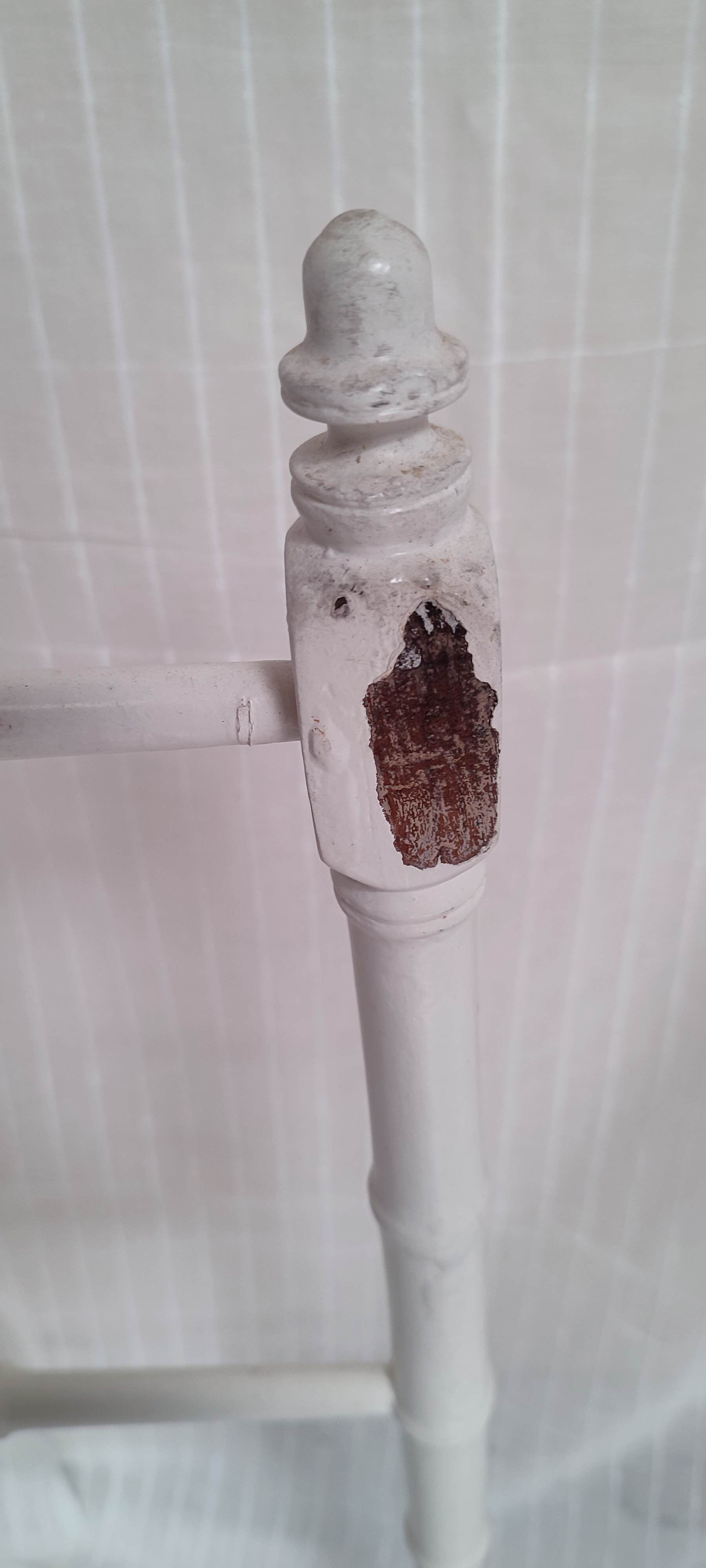 Vintage wood towel rack bamboo effect