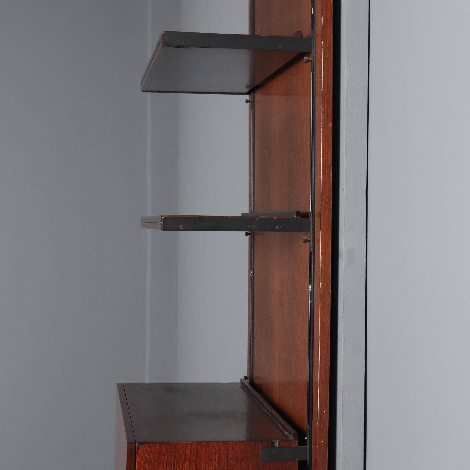 Bookcase 'E22' by Osvaldo Borsani for Tecno - 1960s