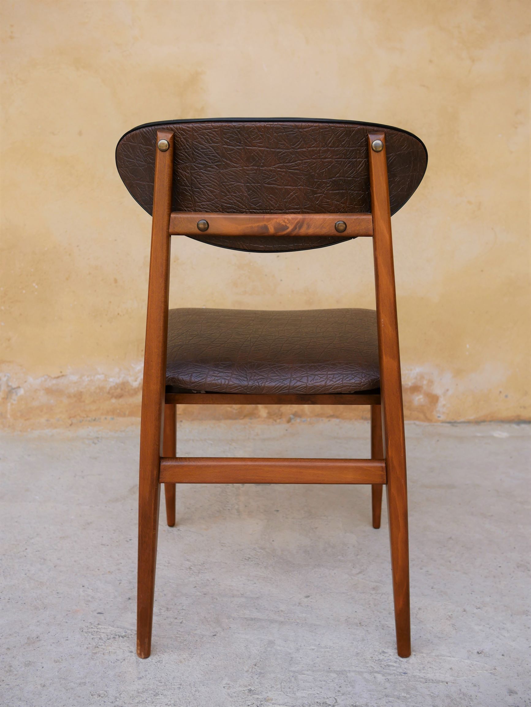 Set of 6 vintage wood and leatherette chairs