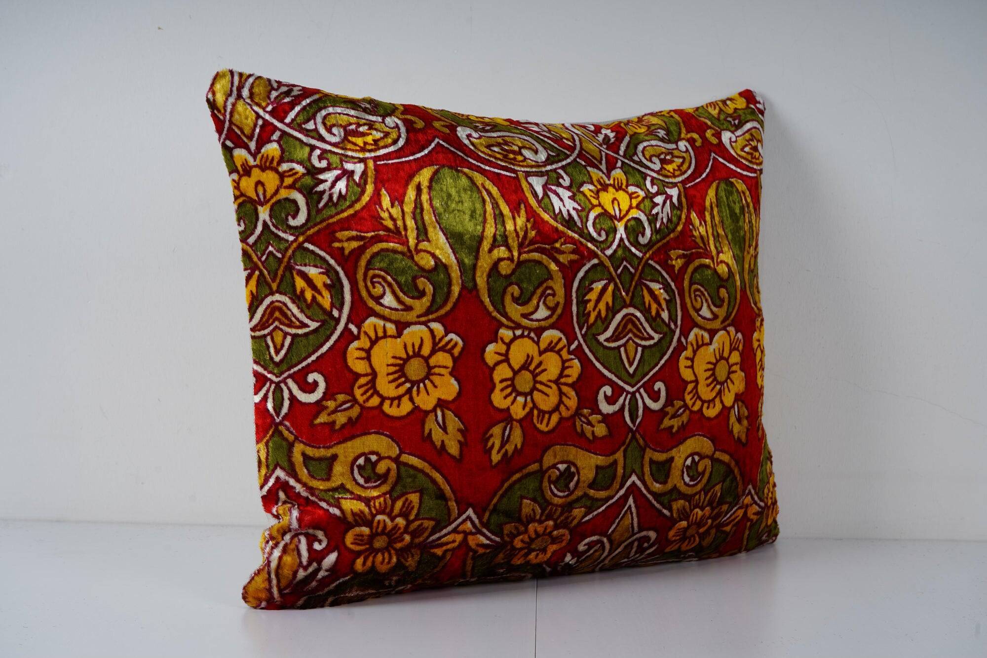 Vintage velvet cushion cover 48x56 cm