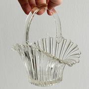 Petit panier en verre