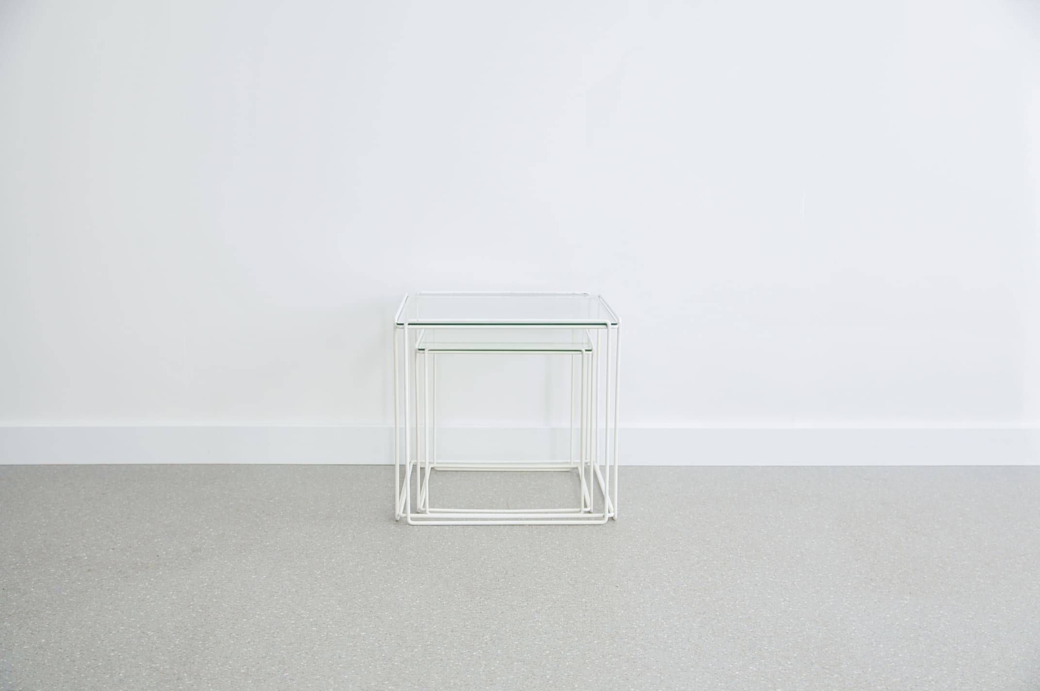 Tables gigognes blanches x2 Isocèle Max Sauze
