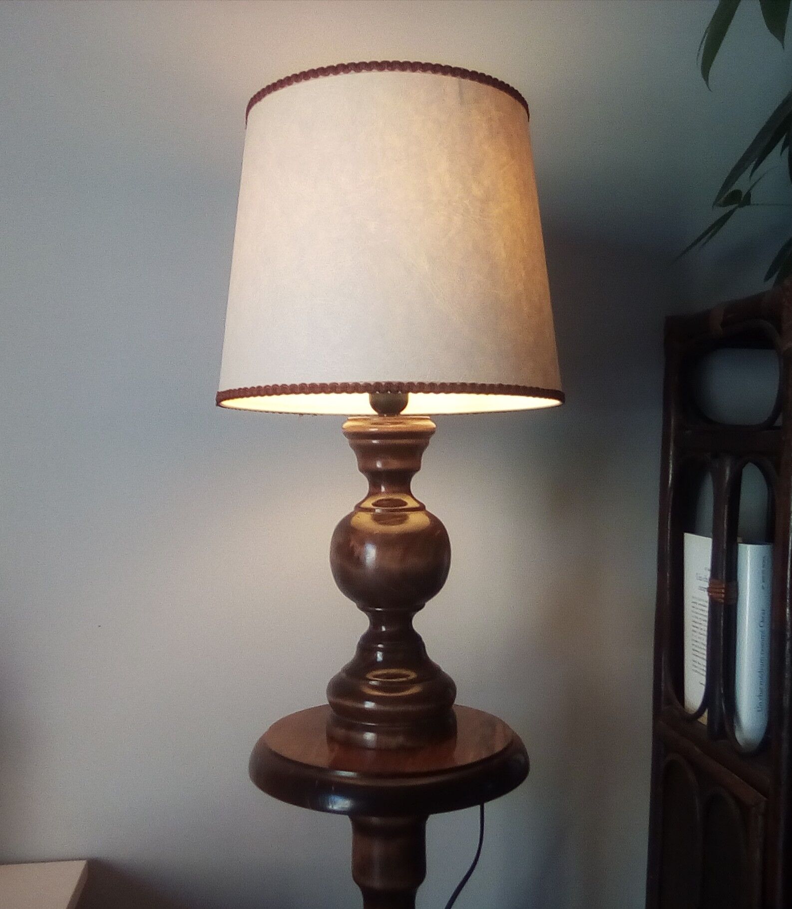 Lamppost , vintage standing lamp in solid ane 50/60s